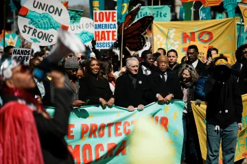 Ve Spojených státech roste nespokojenost s Trumpovou politikou