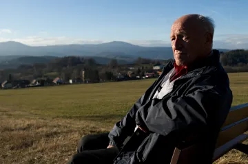 Zemřel Jan Stráský, poslední premiér federální vlády Československa
