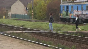 Přecházení kolejí v Kuřimi