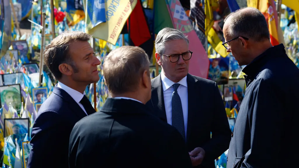 Donald Tusk, Emmanuel Macron, Keir Starmer a Friedrich Merz v Kyjevě