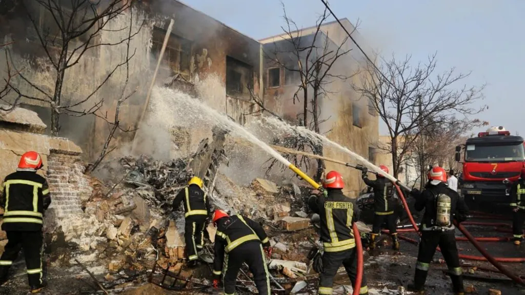 Íránští hasiči při zásahu – ilustrační snímek