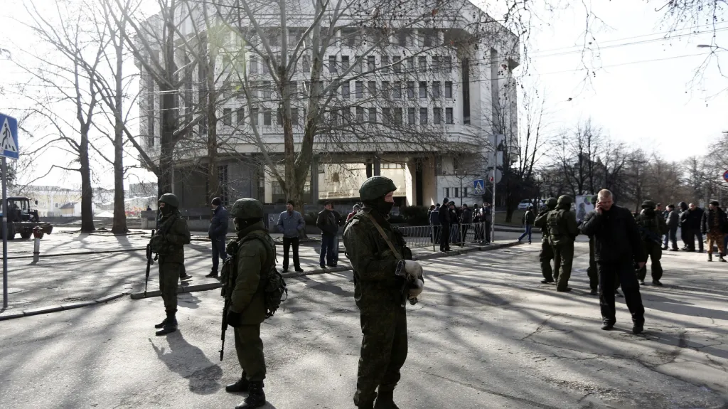 Ozbrojenci v Simferopolu