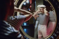 Klip týdne: Pet Shop Boys hledají opičí byznys na tanečním parketu