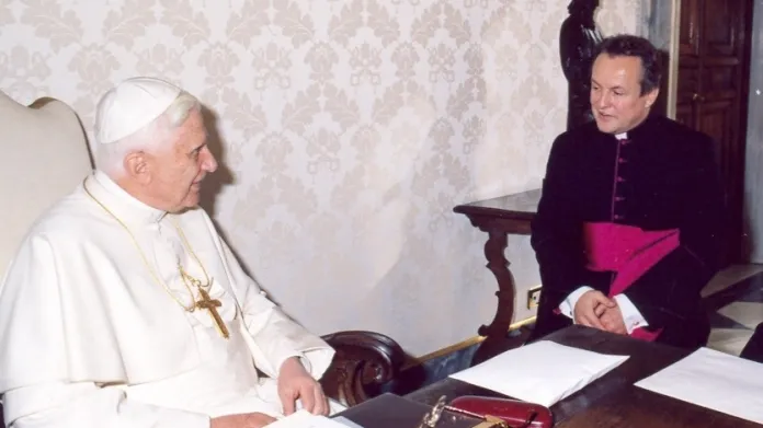 Papež Benedikt XVI. s Janem Vokálem