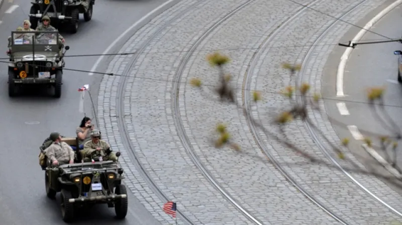 Konvoj historických vozů