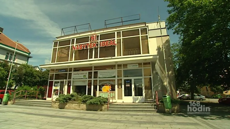 Objekt s obchody v Chodově