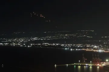 Hizballáh vypálil na Izrael desítky raket
