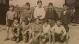Žáci školy na archivním snímku