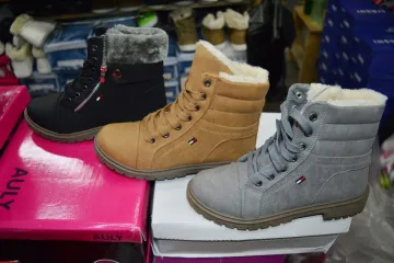 Inspektoři loni zabavili padělky téměř za 100 milionů korun. Falšovalo se hlavně oblečení nebo Pokémoni