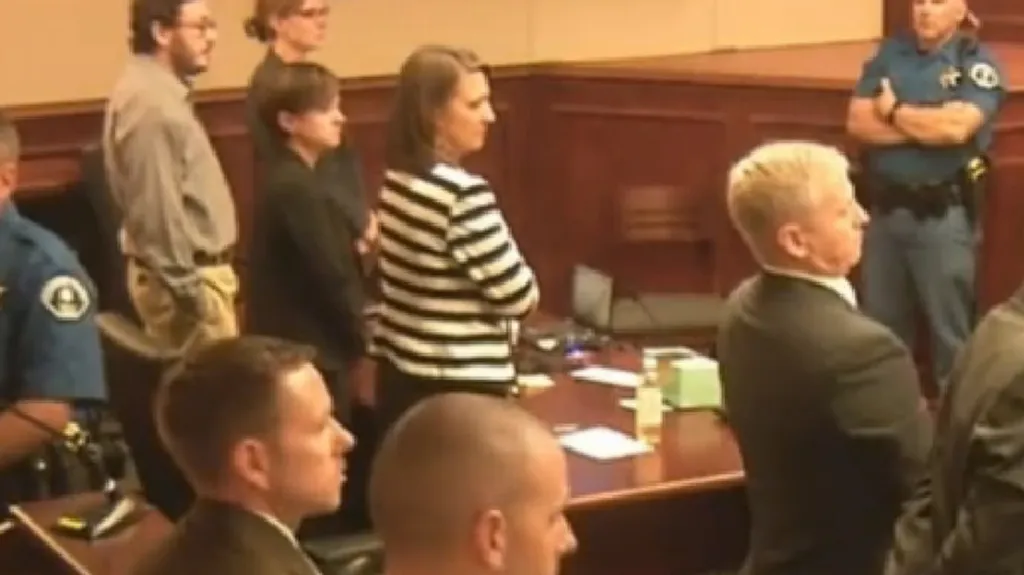 Soud poslal Jamese Holmese na doživotí