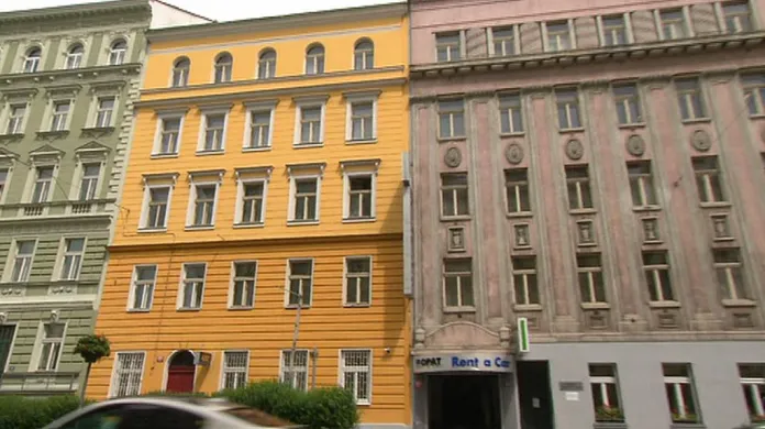 Žlutý dům prodal ČSBS za 11 milionů korun