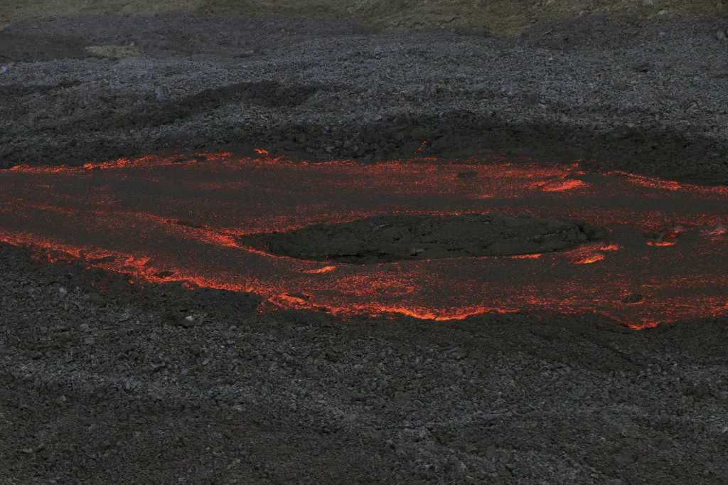 Krajina zalitá plameny. Na Havaji se probudila sopka Mauna Loa