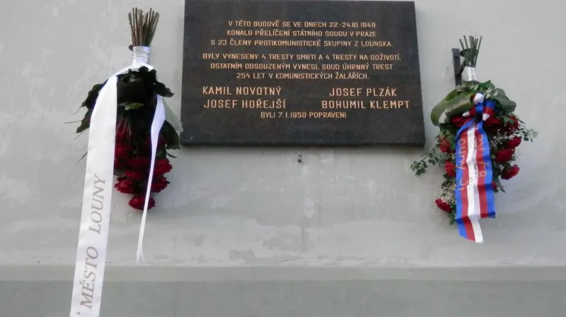 Vzpomínka na členy lounské skupiny Mapaž 5