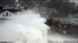 Kvůli Sandy stav katastrofy ve dvou státech