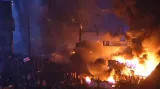 Hořící barikády v Kyjevě