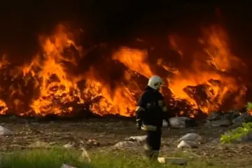 Ilegálních skládek nebezpečného odpadu přibývá, inspektoři mají často svázané ruce