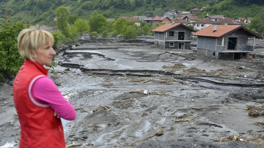 Následky povodní v jedné z bosenských vesnic