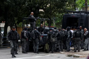 Při policejní operaci v Riu de Janeiro zemřelo 64 lidí