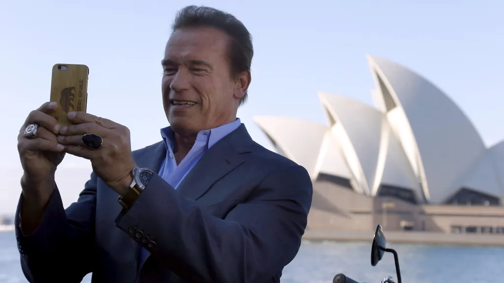Arnold Schwarzenegger před operou v Sydney (2015)