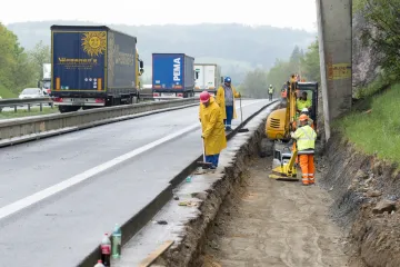 Zacelit trhliny. Na D1 u Humpolce se vrátili dělníci