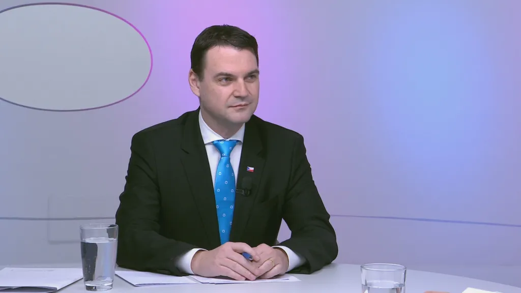 Ministr zahraničí Petr Macinka (Motoristé) v Otázkách Václava Moravce