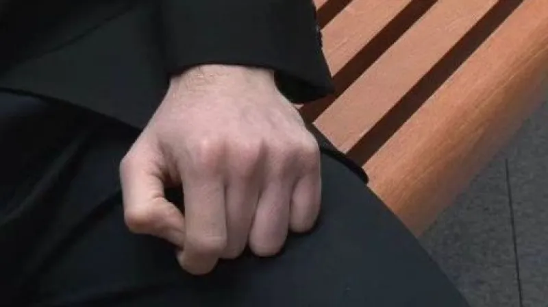 Rozhovor redaktora ČT Ondřeje Schneidera s mužem, který tvrdí, že ho Karel Vašíček zneužil