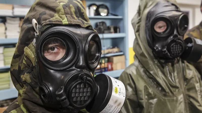 Na školách připravují žáky na ohrožení chemickými látkami. Je to nutné?