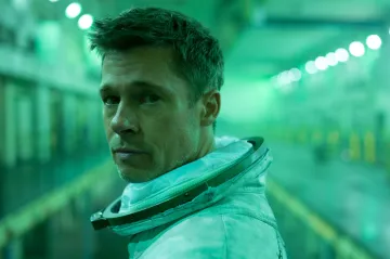 Recenze: Lidská samota, vesmír a Brad Pitt. Ad Astra hledá mezi hvězdami cestu do duše