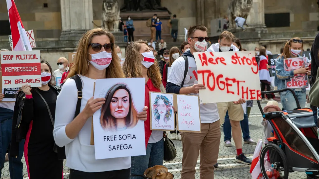Protestující v Německu požadují, aby Minsk propustil Sapegaovou, květen 2021