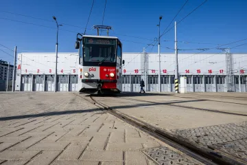 V pražském Hloubětíně vyrostla nová tramvajová vozovna