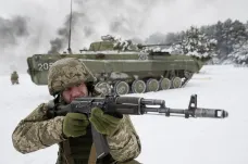 Na Ukrajině skončil měsíční válečný stav. Napětí ale panuje dál