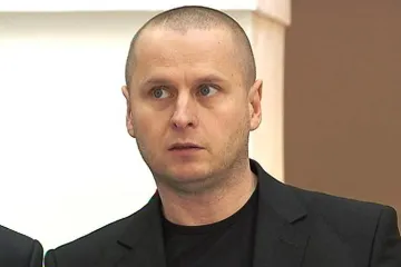 John nezneužije své postavení, ihned by ho zavřeli, předpokládá Jarolím