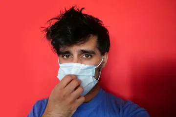 Roušky zvlhčují vdechovaný vzduch. Výrazně tak pomáhají proti virům, ukázal výzkum