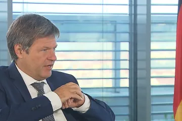 Německo na Ukrajinu posílá dost zbraní, jen o tom nemluví, řekl ČT spolkový ministr Habeck
