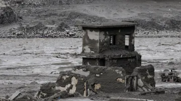 Záplavy bahna zasáhly údolí na hranici Nepálu a Číny