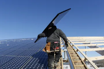 Část Čechů si připlatí za solární panely