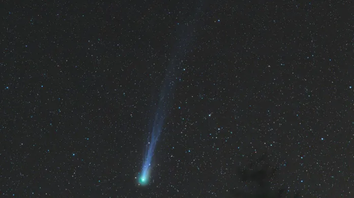 Snímek komety 12P/Pons-Brooks ze 3. března 2024 vyfocený na teleobjektiv ze Ždiaru na Slovensku