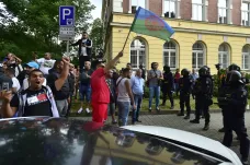 Pietní akce v Teplicích skončila demonstrací před policejní stanicí