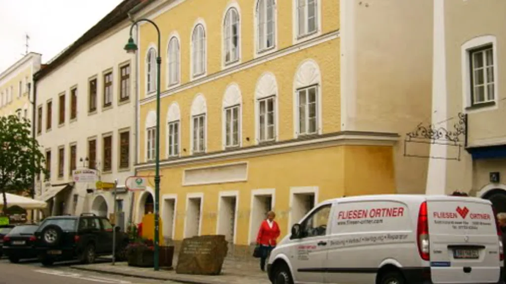 Rodný dům Adolfa Hitlera v Braunau