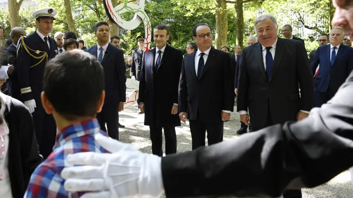 Francoise Hollande a Emamnuel Macron