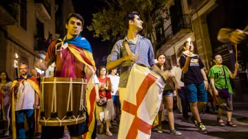 Procesí s pochodněmi vpředvečer národního katalánského svátku