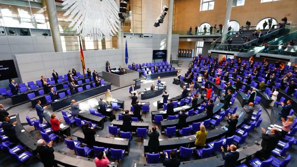 Německý parlament zasedá v budově Spolkového sněmu