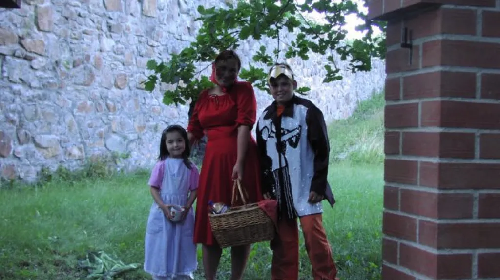 Z putování Mníškem s pohádkovými postavami