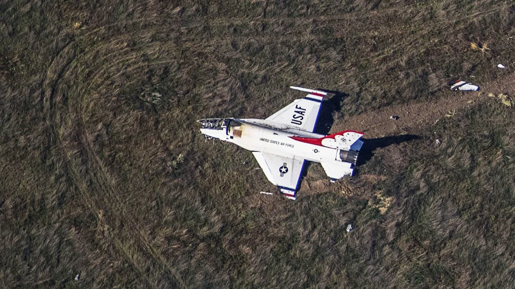 Havarovaný letoun Thunderbird