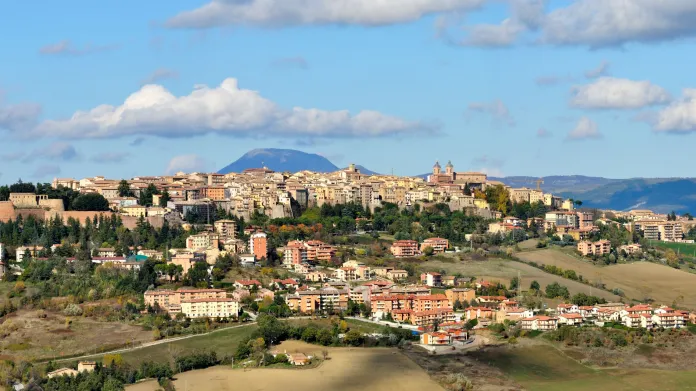 Panoramatický pohled na Camerino