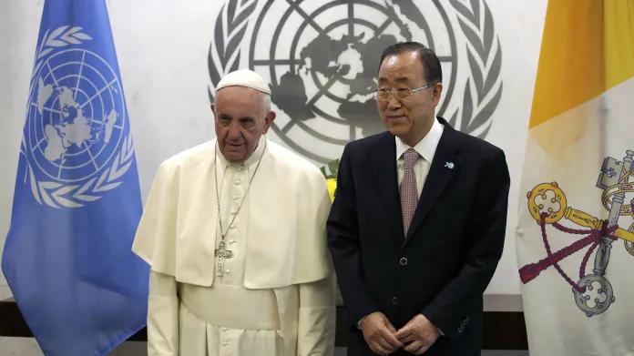 Papež František s generálním tajemníkem OSN Pan Ki-munem