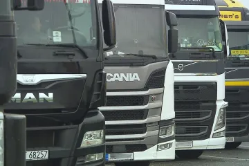 Neprojedou. Stát chystá zákaz jízdy kamionů i v neděli dopoledne