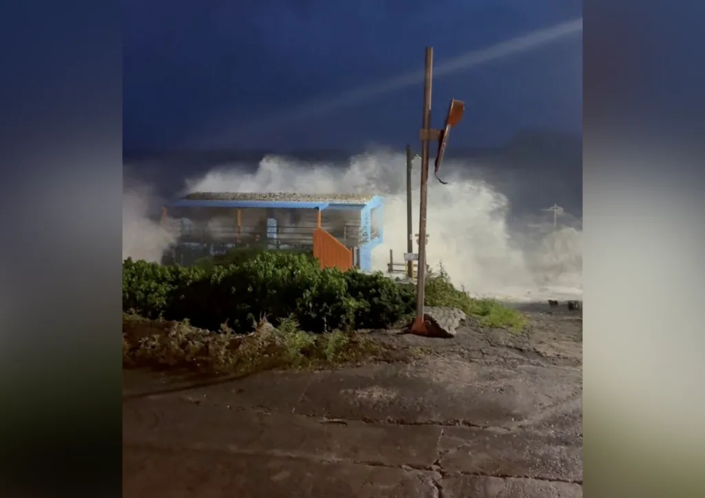 Supertajfun Ragasa způsobil silné deště na východním pobřeží Tchaj-wanu