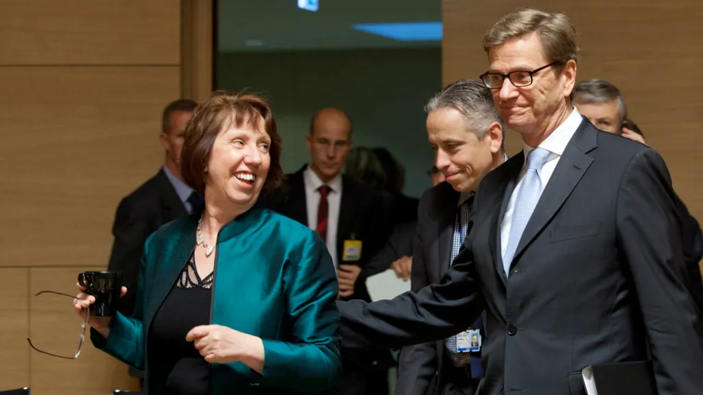 Catherine Ashtonová a Guido Westerwelle
