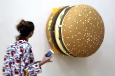 Andy Warhol dojedl hamburger, Tom Friedman připravil Big Big Mac